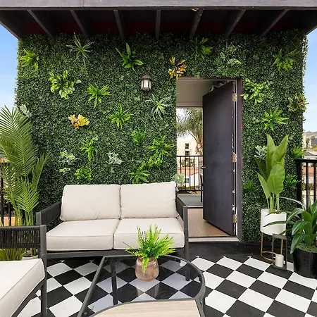 Hollywood Glam Hideaway - Steps To Walk Of Fame Villa